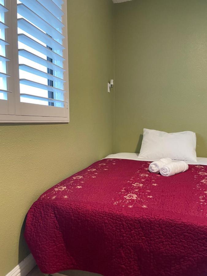 Private Room In Los Angeles With Ac, Strong Wifi, Smart Tv, Work Desk Near Sofi Stadium Bagian luar foto